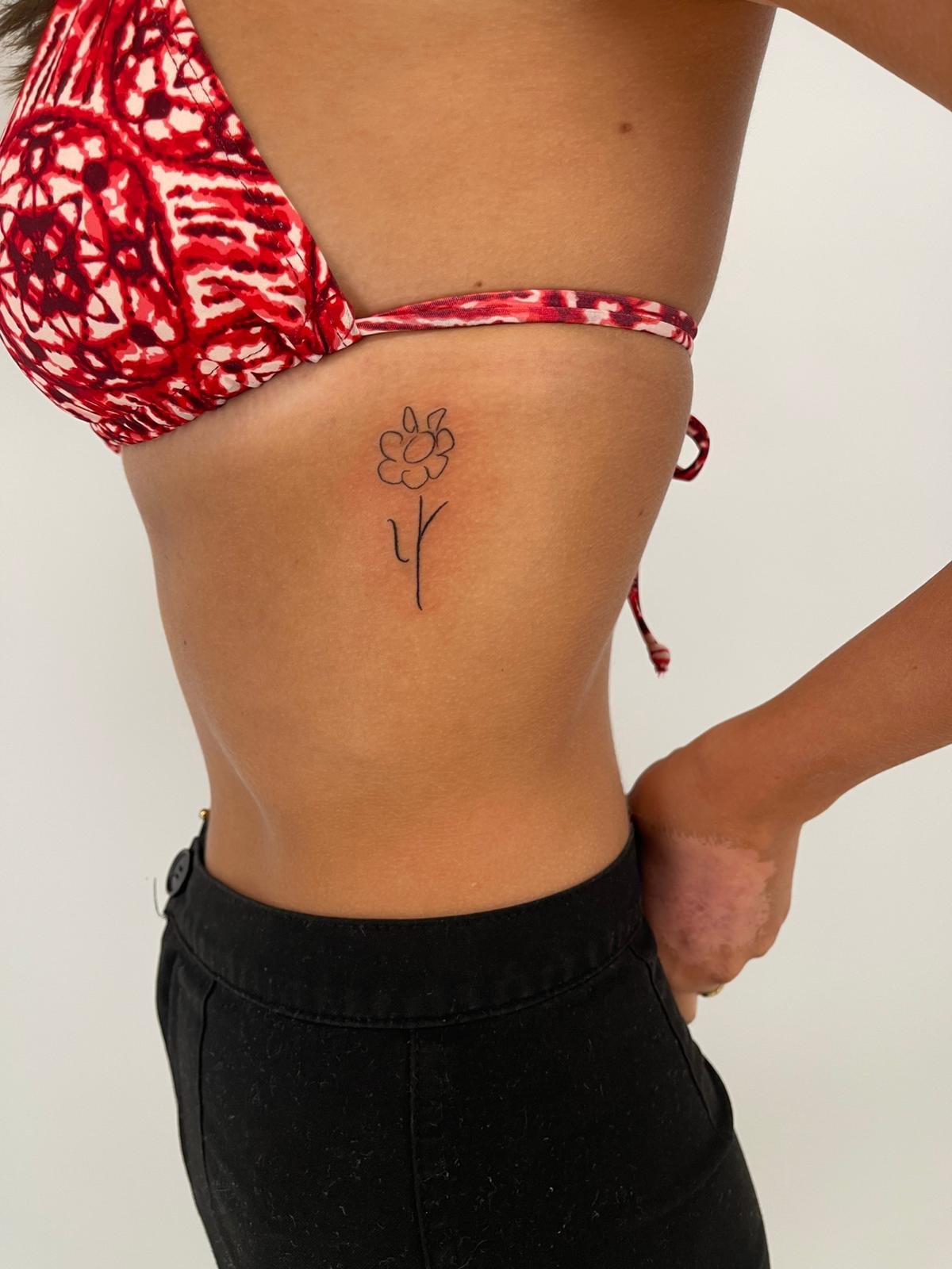 Fineline tattoo door Ink and Beauty by Tash